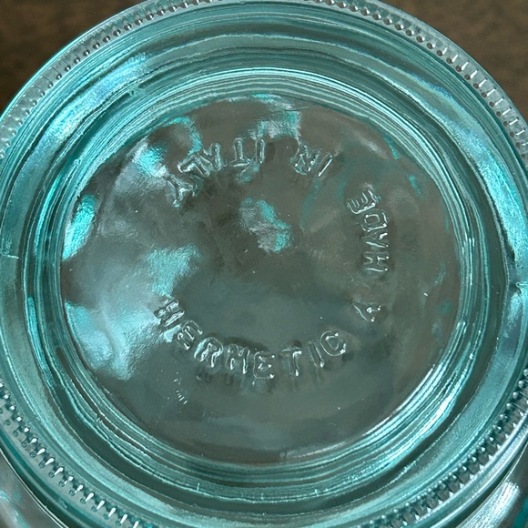 HERMETIC GREEN TINT GLASS FRUIT EMBOSSED 6" CANISTER WIRE BAIL HINGED LID ITALY - Picture 5 of 15